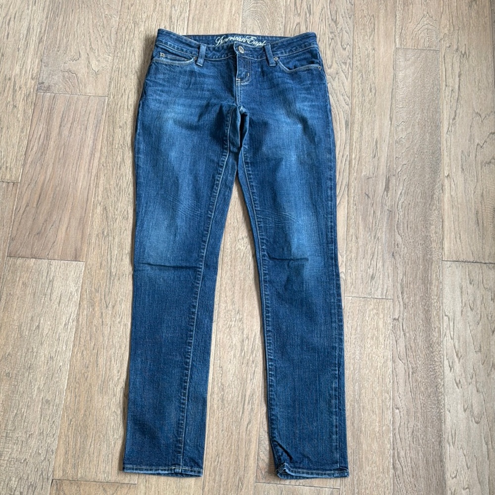EUC American Eagle Outfitters Live Your Life Blue Straight Leg Jeans Size 4